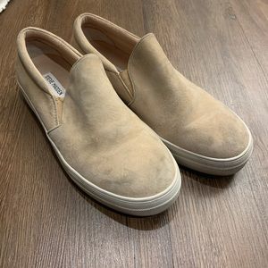 Tan Steve Madden Gills Sneaker